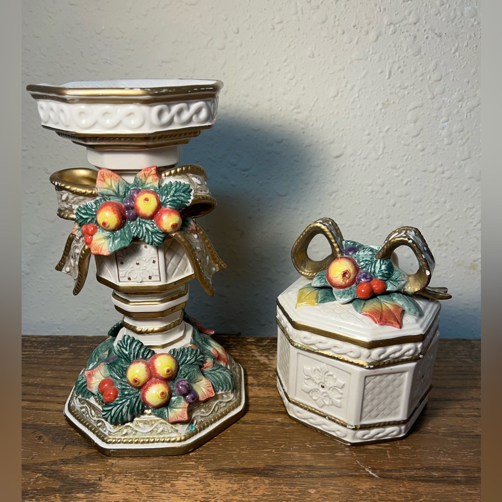 Beautiful Fitz and Floyd “Snowy Woods”Ceramic Candle Holder and Box Set
